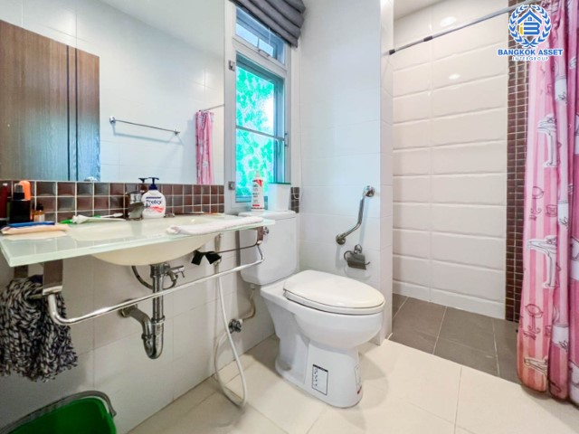 *****บ้านเดี่ยวมือสองนนทบุรี ม.ไลฟ์บางกอกบูเลอวาร์ด ราชพฤกษ์-รัตนาธิเบศร์ #หลังมุม เนื้อที่กว้างขวางถึง 69 ตร.ว. ฟังก์ชัน 3 ห้องนอน 4 ห้องน้ำ 2 ที่จอดรถ บนทำเลแห่งการเดินทาง ใกล้รถไฟฟ้าสายสีม่วง "สถานีท่าอิฐ" และทางด่วน "ศรีรัช" ห้ามพลาด!